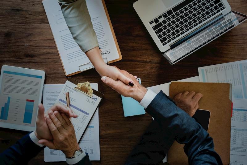 FinCompare wird Mitglied im Partner-Board