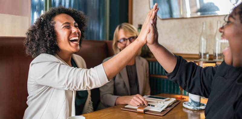 FinCompare bei den NOAH Success Stories