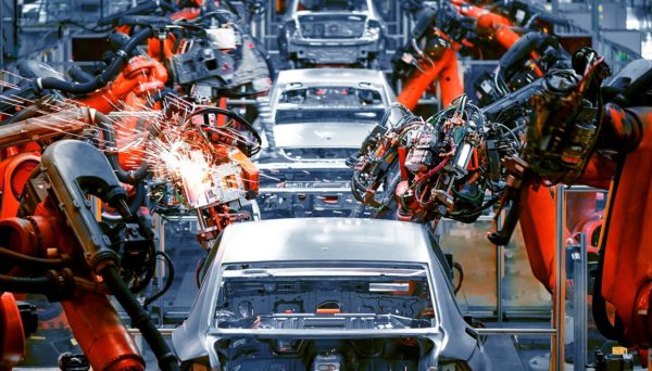 Automatisierung in der Automobilproduktion Roboter übernehmen zunehmend Produktionsstufen in der Automobilherstellung.