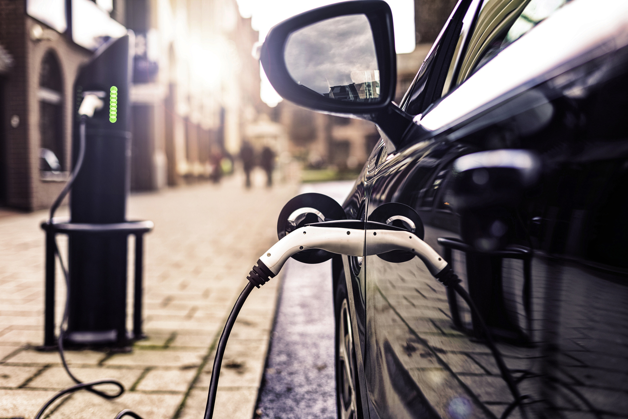 Technik für Elektroautos Die Elektroindustrie liefert Halbleiter, Batterien, Ladeinfrastruktur und weitere Technik für Elektroautos.