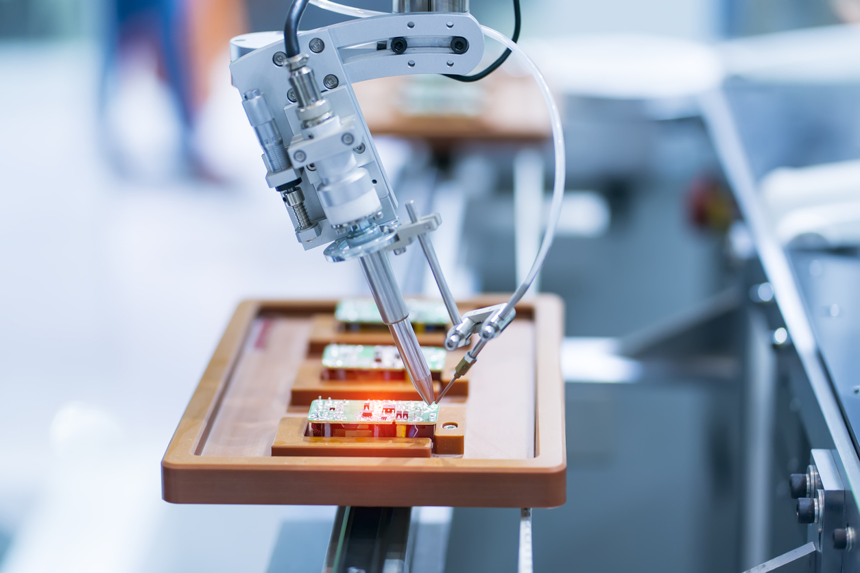 Smart Factory der Elektroindustrie Produktionsprozesse in der Elektroindustrie automatisieren sich zunehmend.