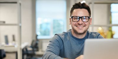 Arbeitnehmer, der Zuschüsse vom Arbeitgeber erhält