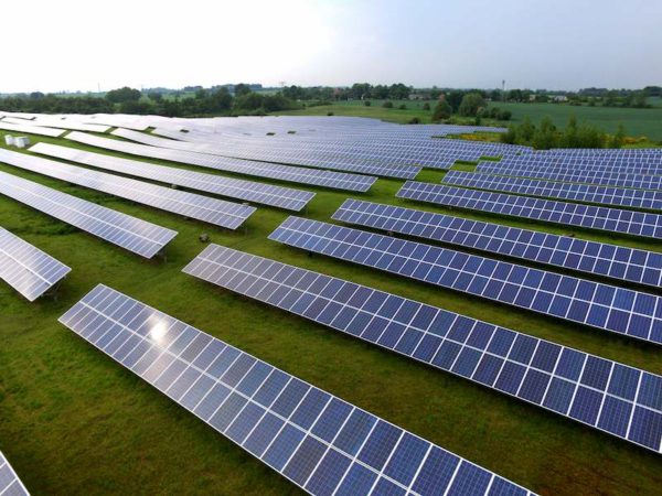 Solarpanel für höhere Effizienz in der Landwirtschaft Solarpanel für höhere Effizienz in der Landwirtschaft