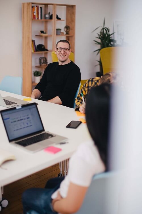 Mehr Schutz und höhere Arbeitsmotivation durch moderne Technik am Arbeitsplatz Moderne sichere Arbeitstechniken erhöhen Arbeitsschutz und Mitarbeitermotivation