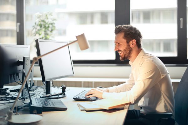 Inhouse-Factoring Inhouse-Factoring eignet sich für größere Unternehmen